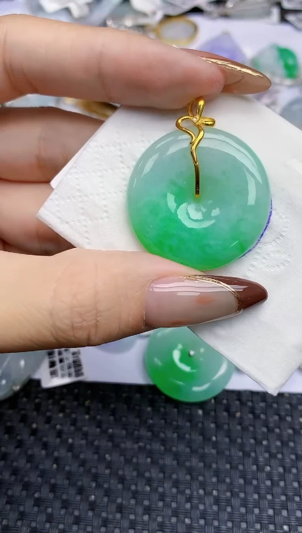 颈饰18K金镶嵌翡翠232   天然翡翠A货  百元以上9米证书费自理