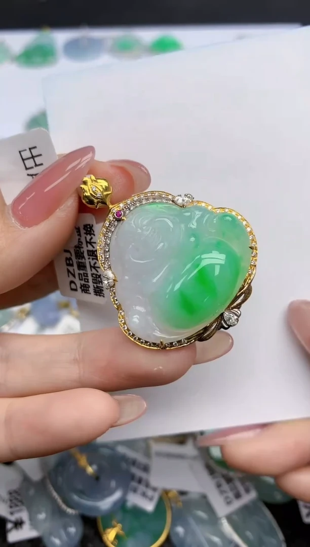 【闪购商品】翡翠挂件18K金镶嵌天然翡翠A货