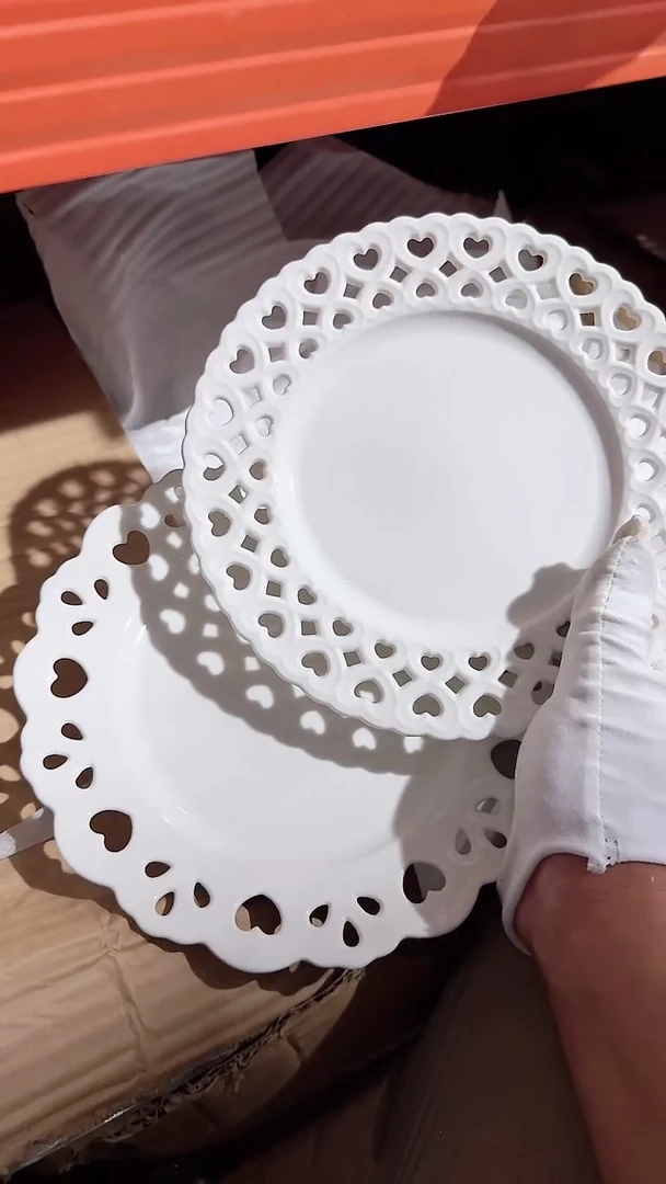 瓷片2个盘 微瑕凑满20元包邮