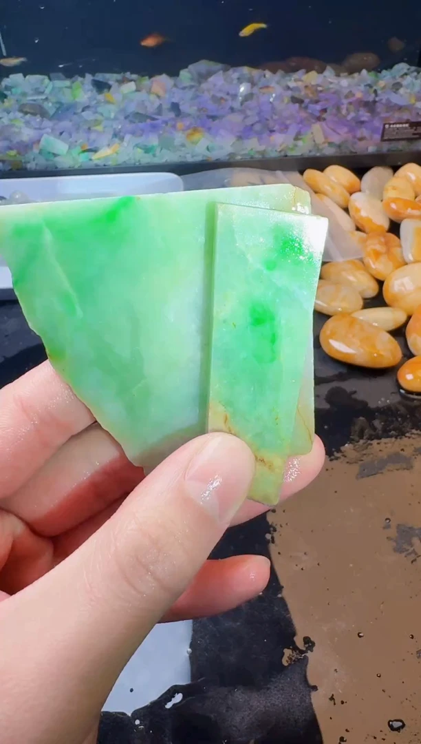 翡翠未镶嵌颈饰029天然缅甸A货翡翠
