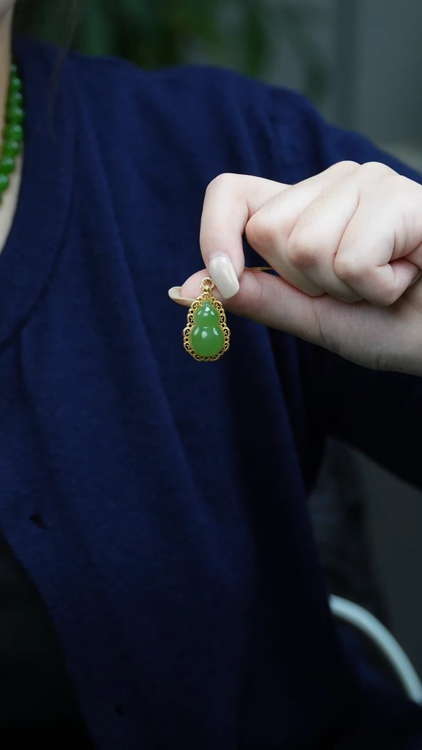 吊坠(赠链)18K金镶嵌和田玉1