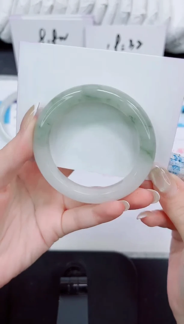 石英质玉手镯未镶嵌486