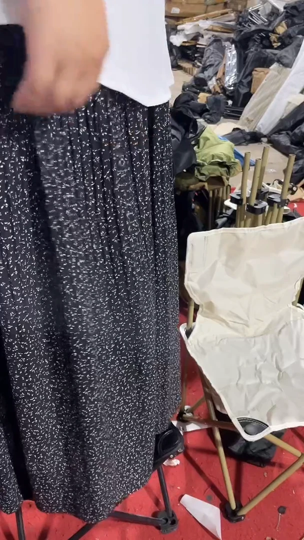 铁中号折叠靠背 颜色随机一把