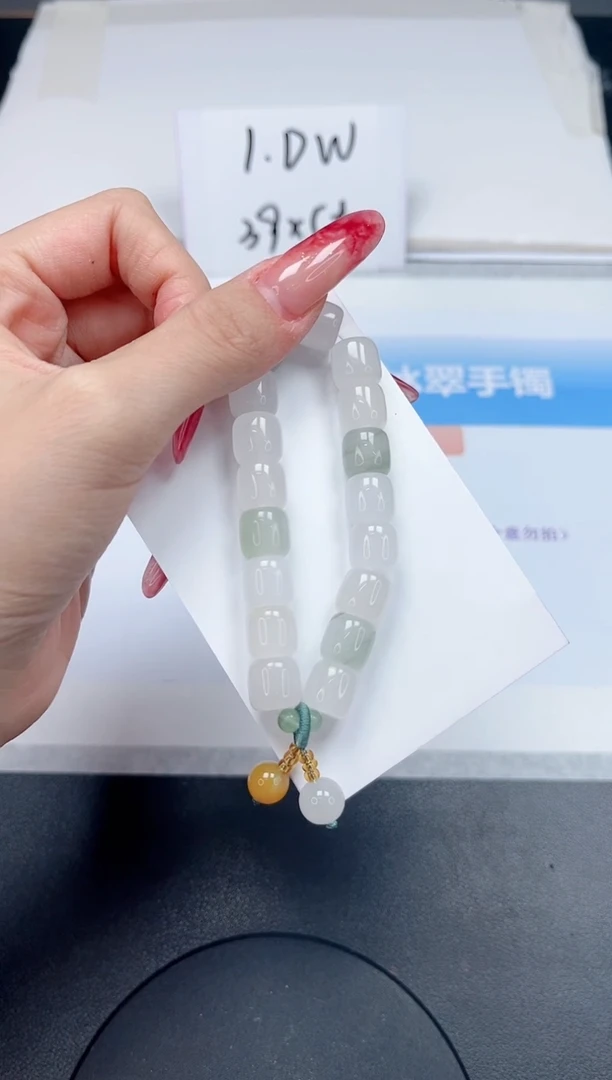 【闪购商品】石英质玉手镯未镶嵌手链