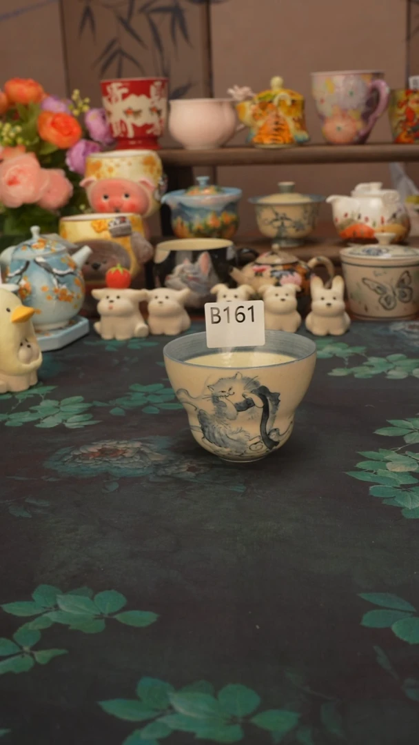 小雾垂露  飞天猫猫手握杯161