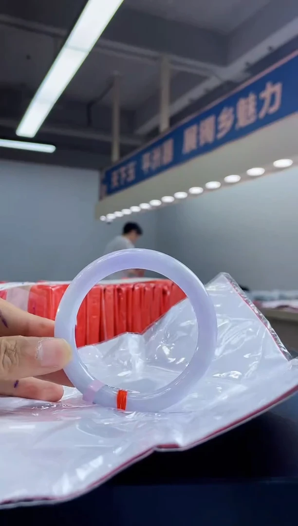 翡翠手镯未镶嵌手镯29