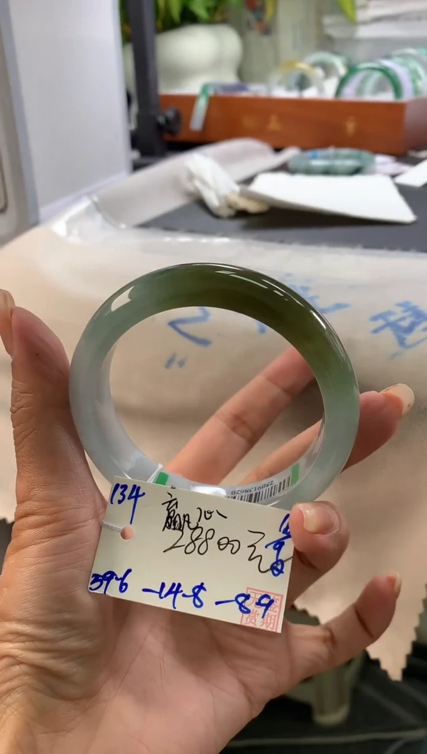 未镶嵌手镯翡翠?**?翡翠手镯 下单联系小耳机#134