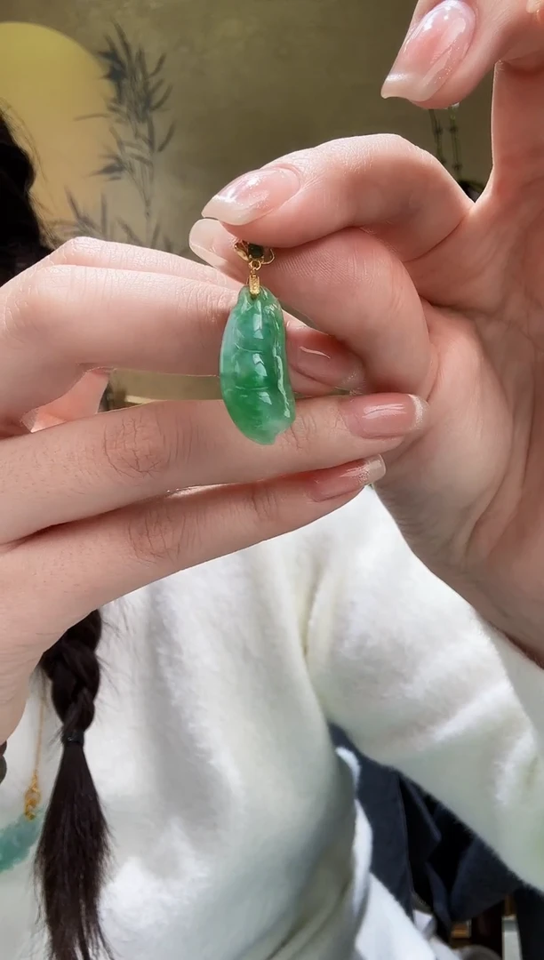 颈饰未镶嵌翡翠吊坠