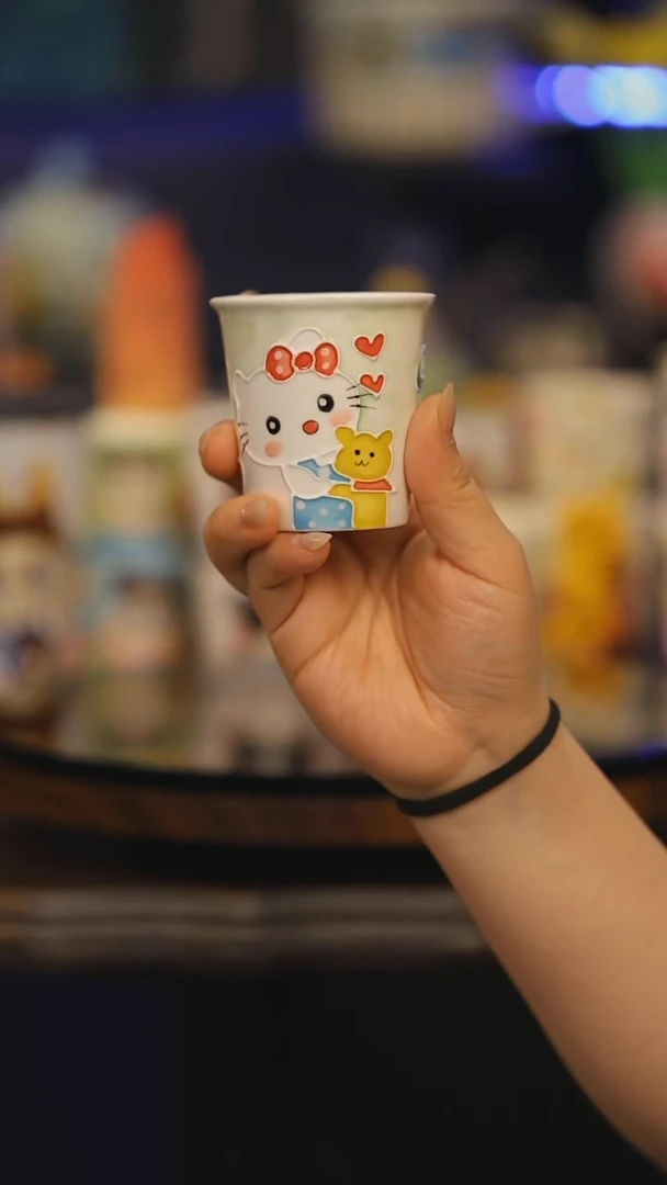 【闪购商品】摆件景德镇釉下彩绘设计师款式陶瓷