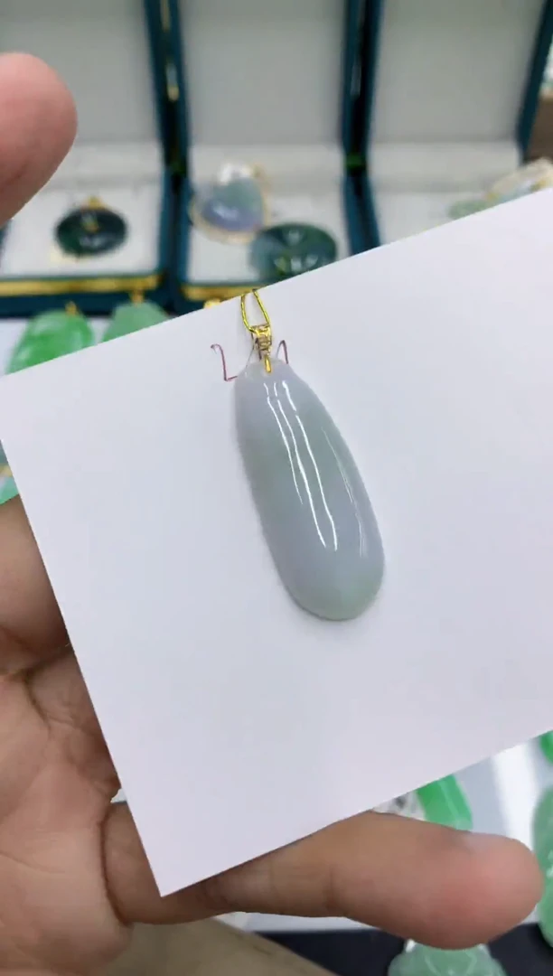 颈饰18K金镶嵌翡翠1111111111