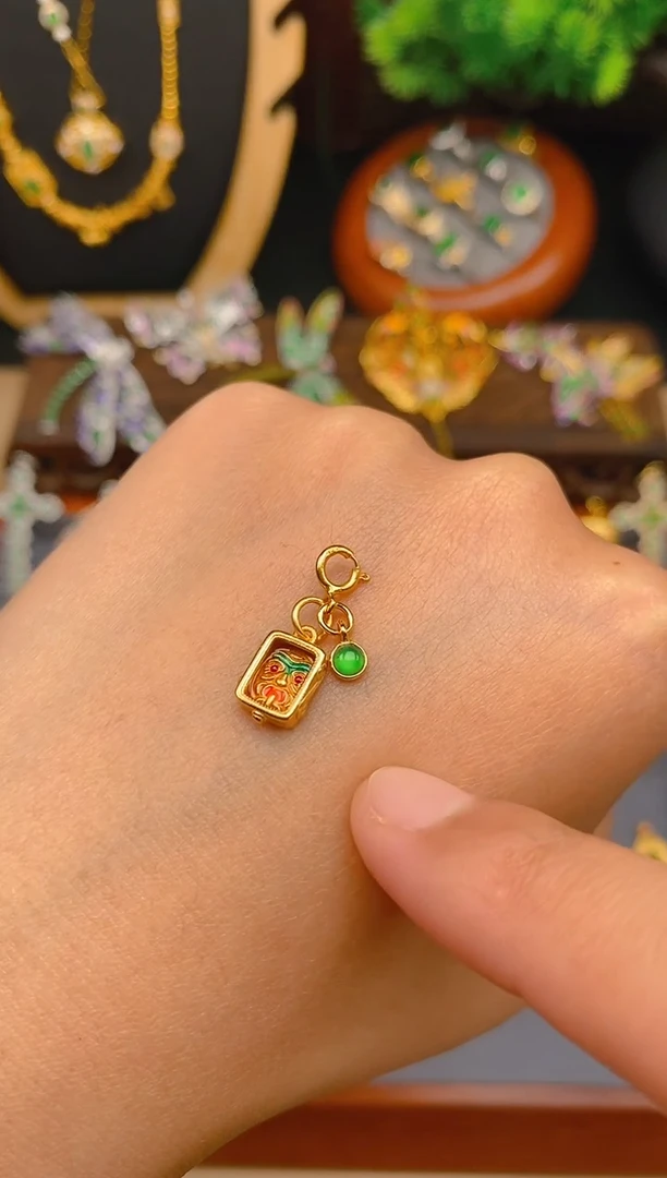 【闪购商品】翡翠吊坠(不含链)银S925镶嵌扎吉拉母