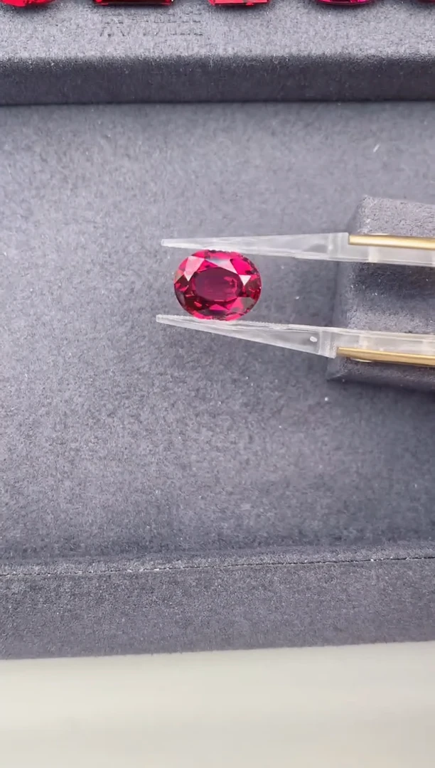 未镶嵌珠宝半成品石榴石5.5ct镁铝榴石  GH  定制