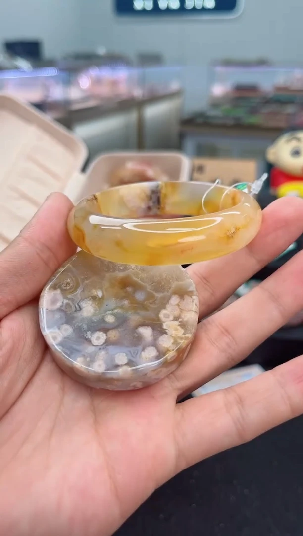 石英质玉手镯未镶嵌54圈口（赠品镯心）6608103