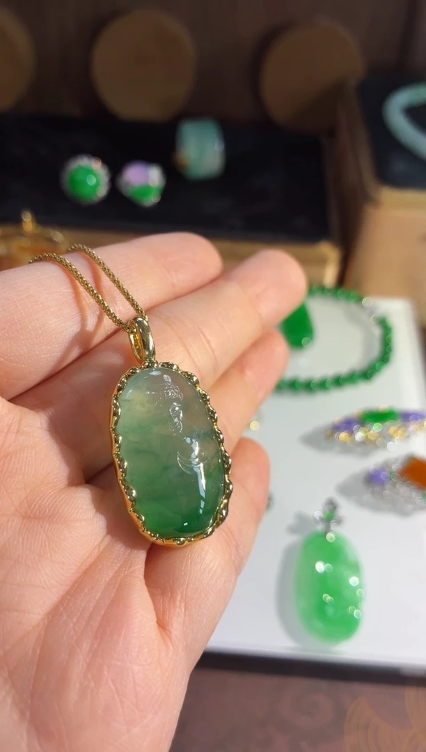 吊坠(不含链)18K金镶嵌翡翠吊坠