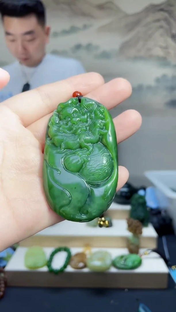 和田玉未镶嵌颈饰1