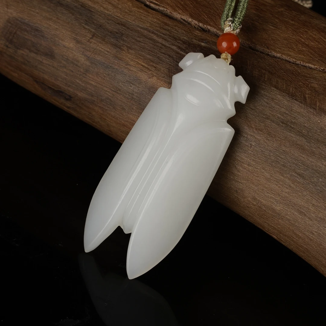 XR10573二十世纪和田玉蝉挂坠