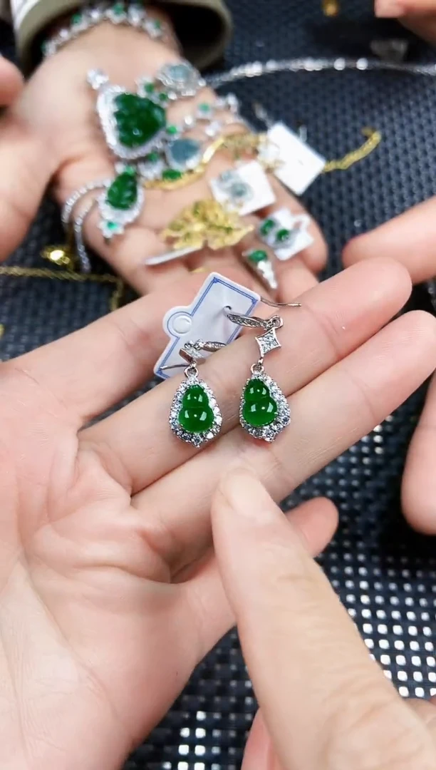 【闪购商品】翡翠耳饰未镶嵌11111111