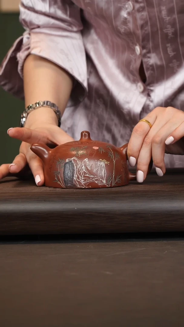 茶壶紫砂吴顺华/朱泥/半月/260c