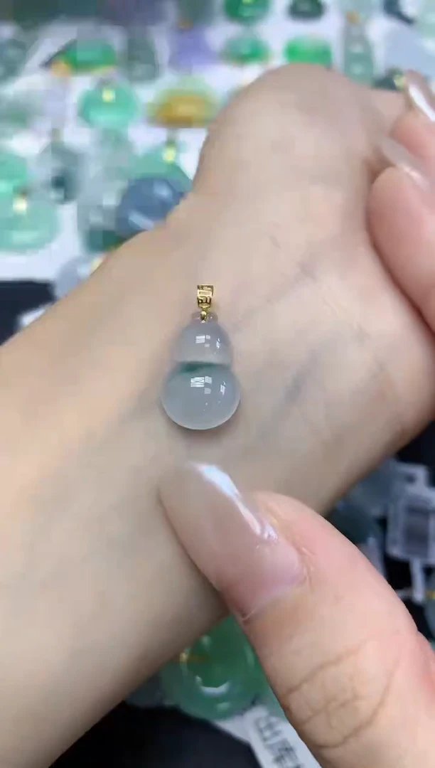 翡翠18K金镶嵌颈饰天然缅甸翡翠A货