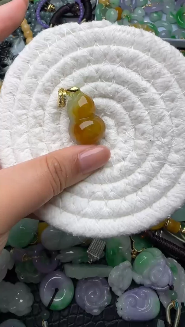 颈饰未镶嵌翡翠缅甸翡翠吊坠