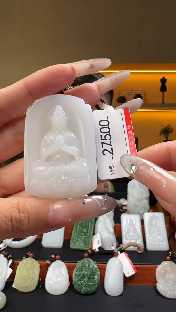 颈饰未镶嵌和田玉1