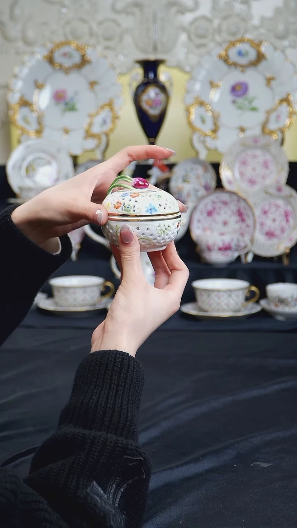 瓷婷婷中古器物如图所示24