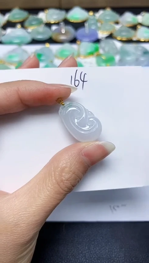 翡翠未镶嵌颈饰 天然翡翠A货