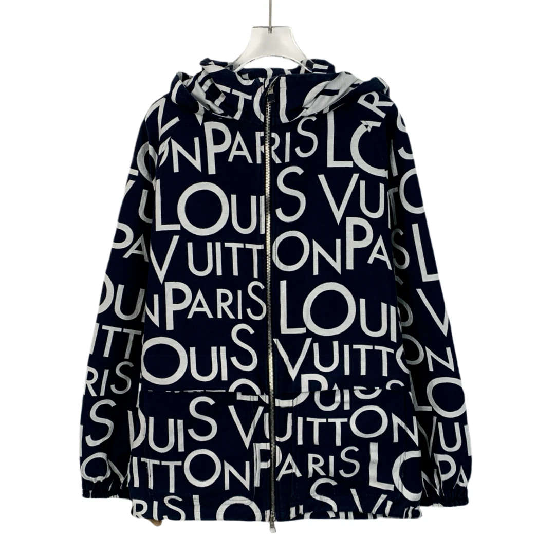 99新 LouisVuitton/路易威登  J13726 logo字母满印连帽夹克