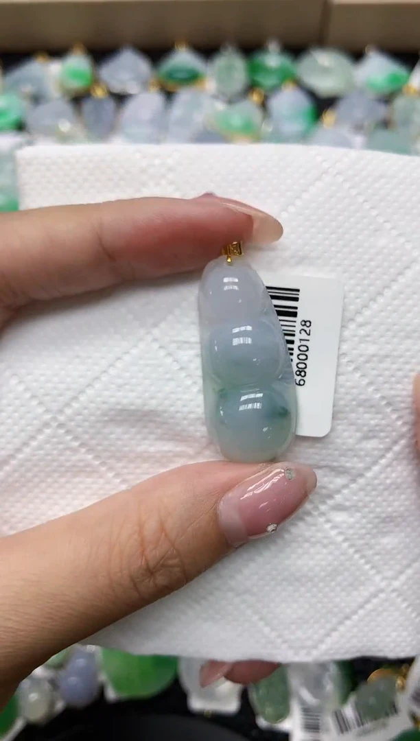 颈饰18K金镶嵌翡翠11111111111