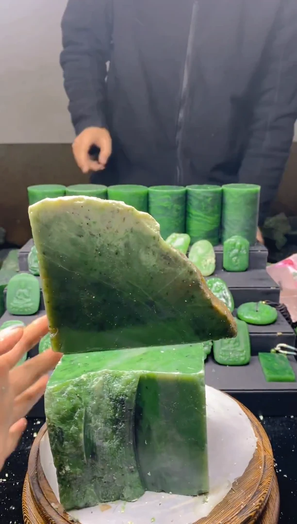未镶嵌和田玉（碧玉）珠宝半成品1