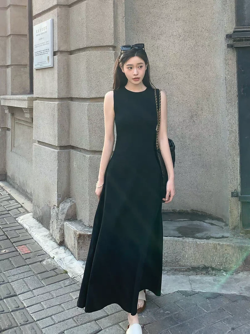 韩版经典小黑裙2025春夏新款圆领百搭宽松显瘦长款无袖背心连衣裙