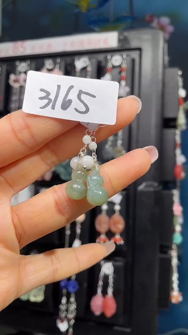 未镶嵌和田玉耳饰喜欢拍