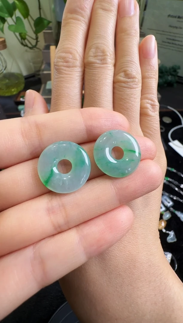 【闪购商品】翡翠耳饰未镶嵌00005800