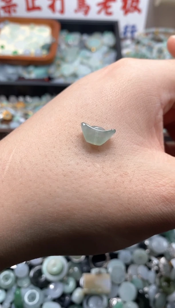 【闪购商品】翡翠颈饰未镶嵌哥哥