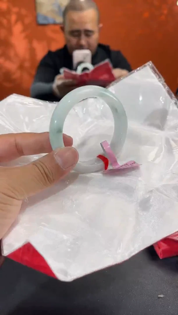 未镶嵌手镯翡翠17        圈口53