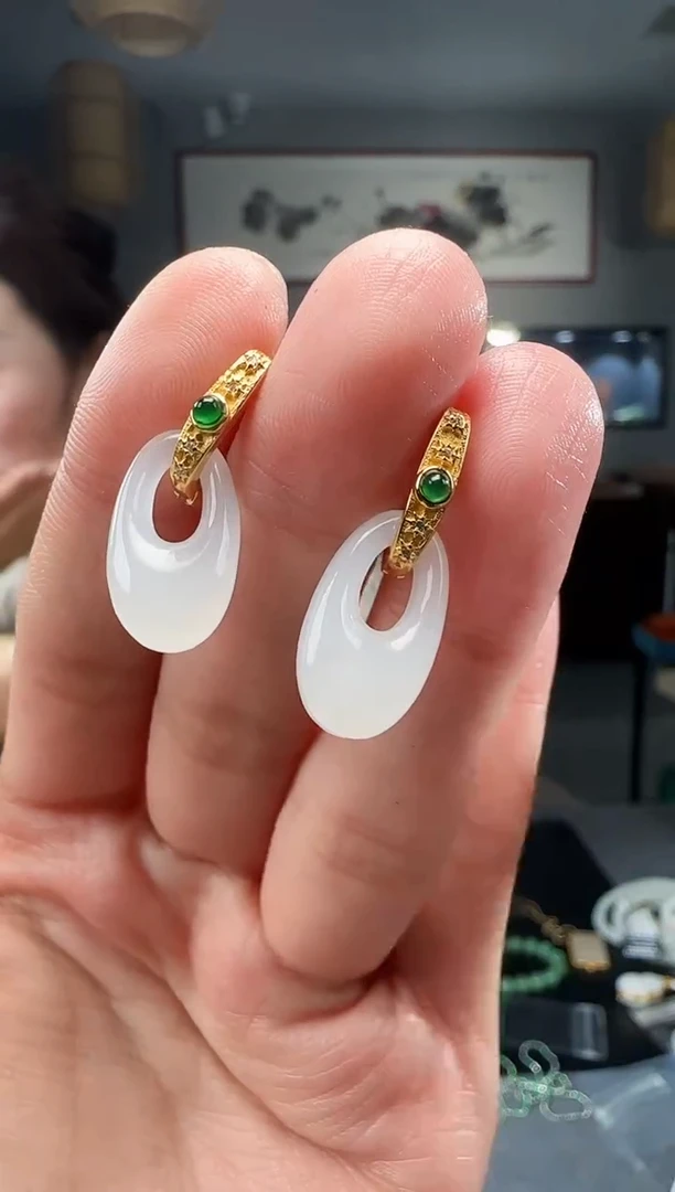 【闪购商品】和田玉耳钉银S925镶嵌1