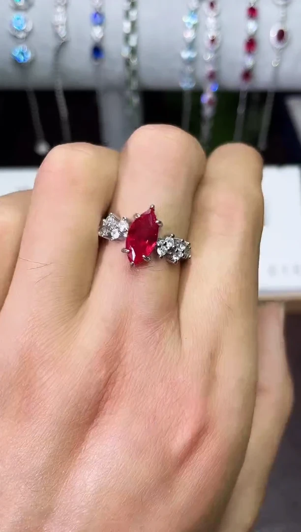 合金合成钻石红宝马眼戒指