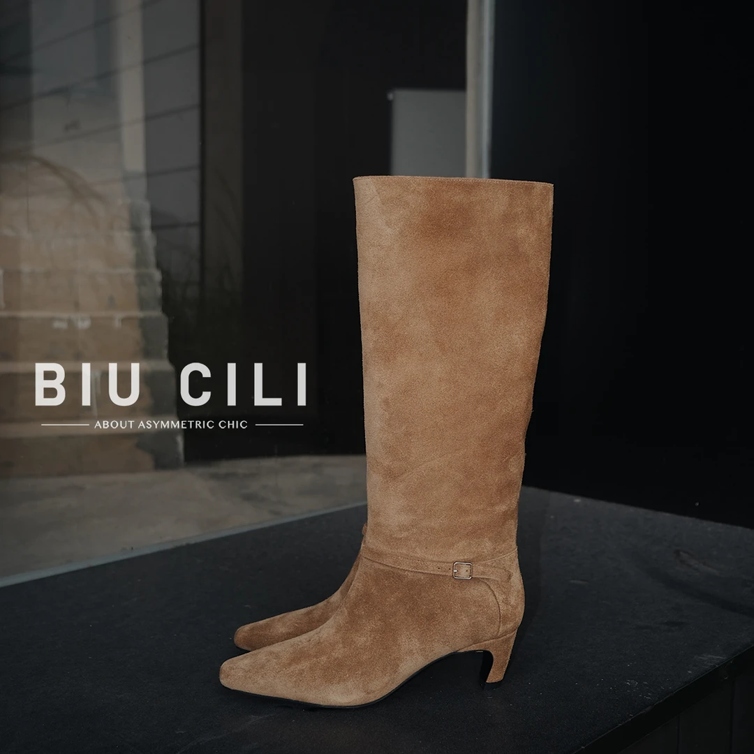 BIUCILI「大女主」原创设计非对称猫跟宽筒麂皮不过膝长靴
