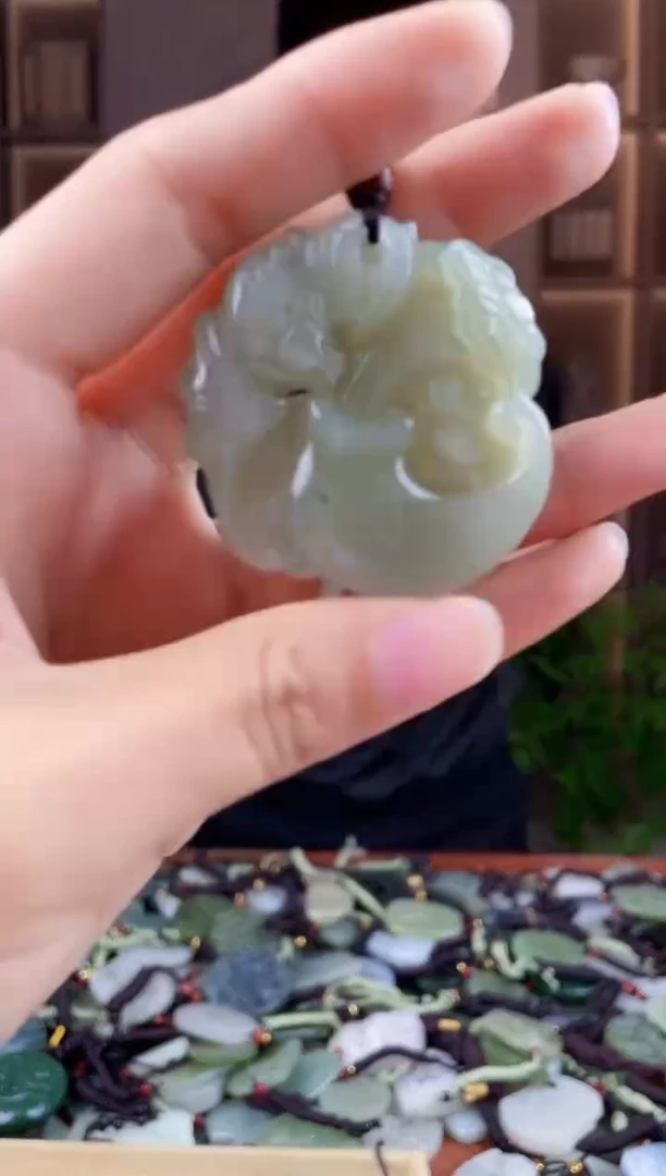 未镶嵌和田玉挂件拍一发一，