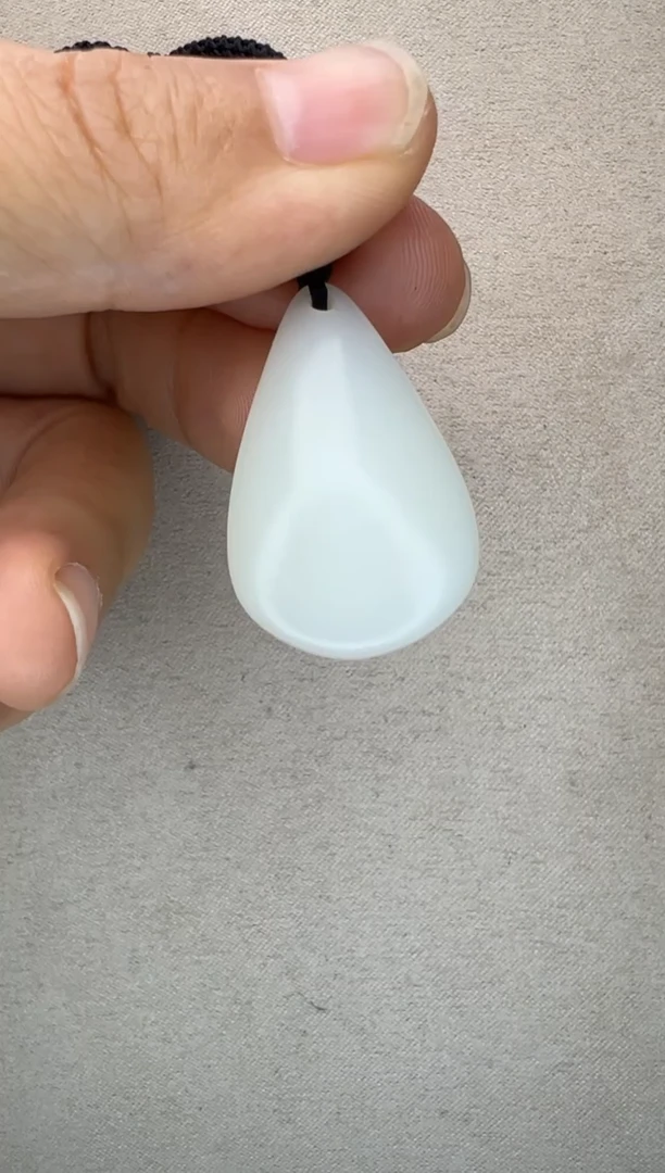 和田玉未镶嵌颈饰D