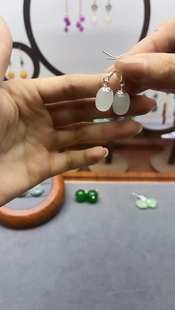 银S925镶嵌和田玉耳饰219000