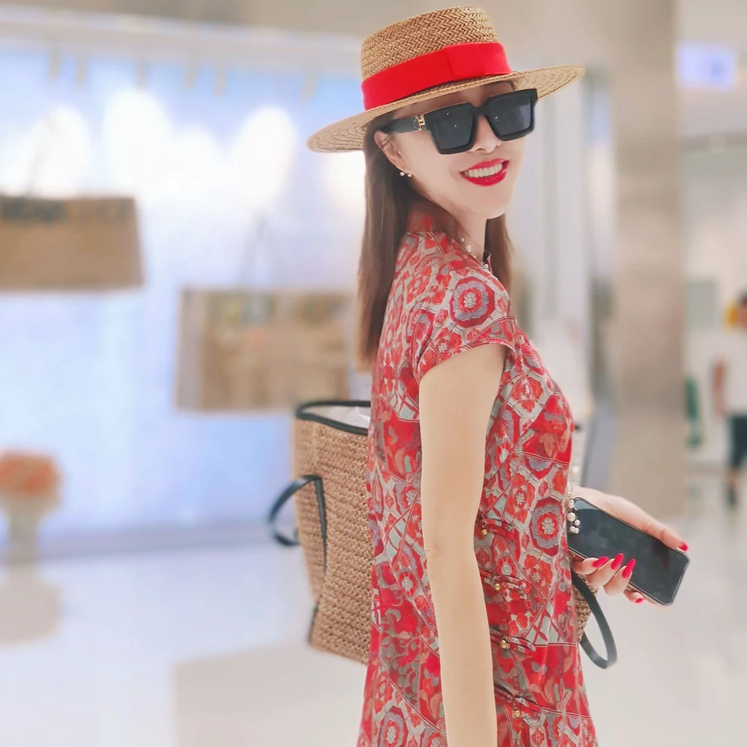 W650中式复古风旗袍盘扣缎面开衩包肩衫