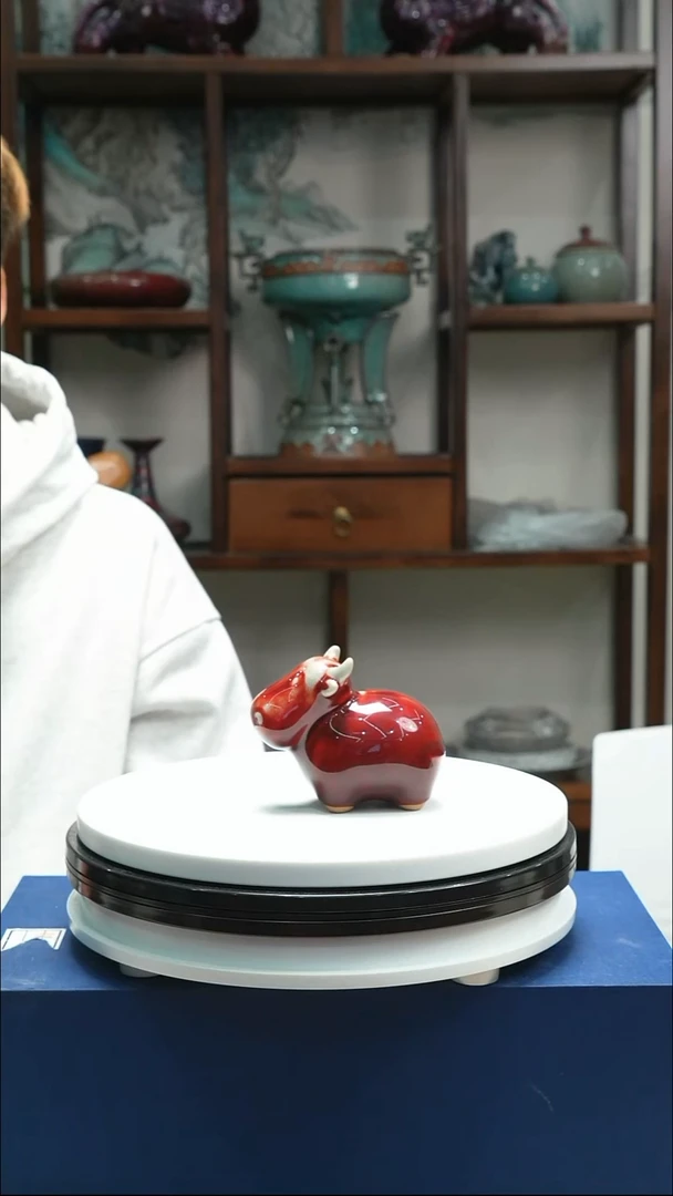 钧瓷钧红釉生肖牛摆件