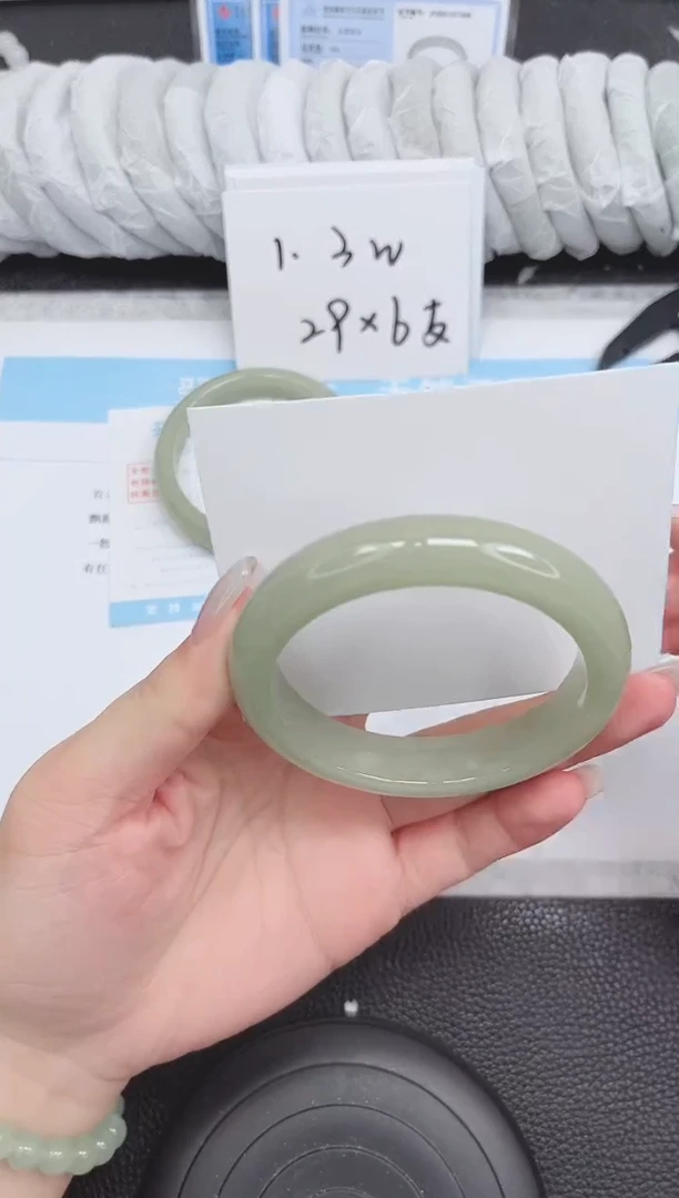 未镶嵌手镯石英质玉187-59.1