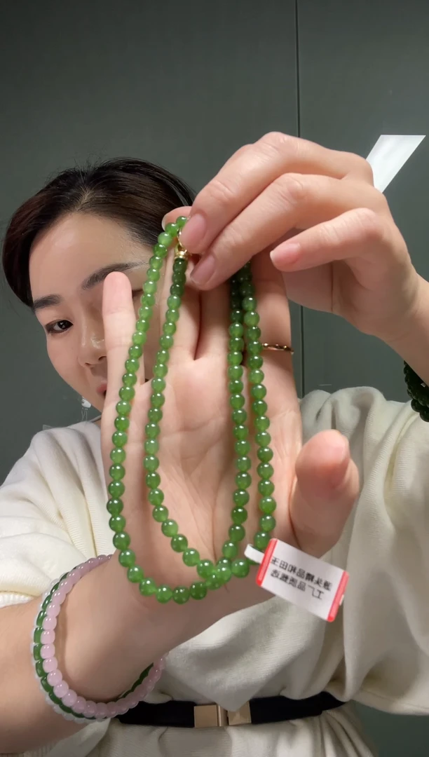颈饰未镶嵌和田玉±6mm小精品阳绿108项链