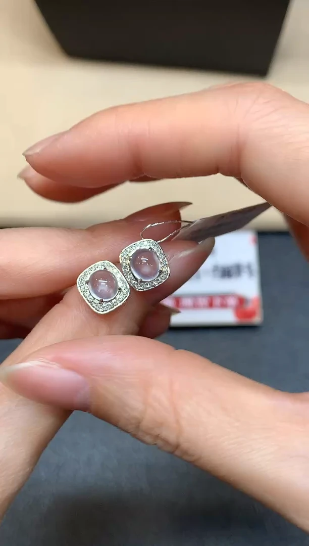 18K金镶嵌翡翠耳饰【无鉴赏期】蛋面【无服务费