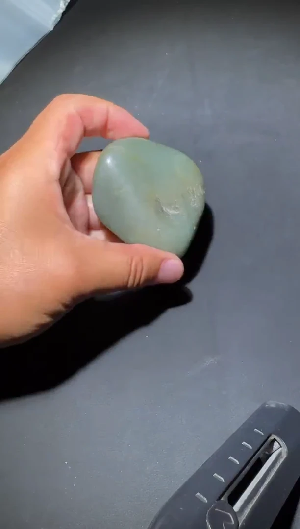 未镶嵌和田玉（糖玉）挂件和田玉