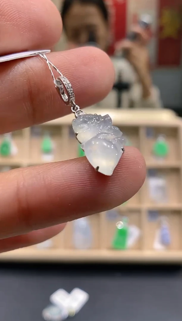 【闪购商品】翡翠吊坠(不含链)18K金镶嵌花仙子