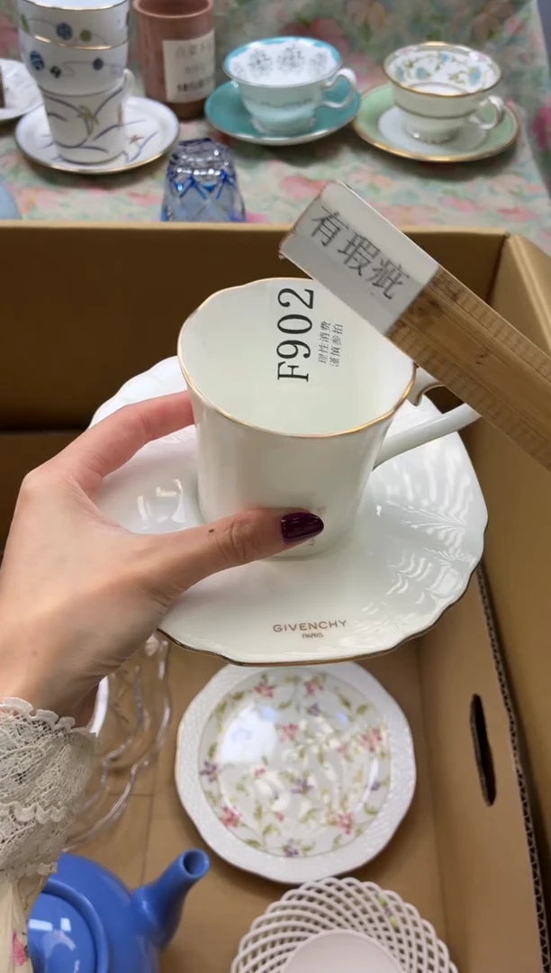 瓷片@****༊       F902