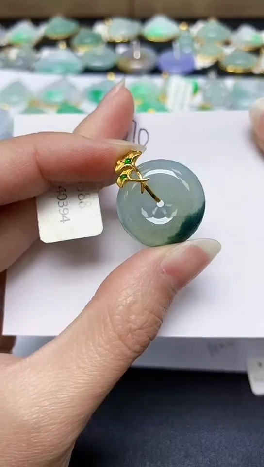 翡翠18K金镶嵌颈饰 天然翡翠A货